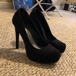 Kardashian Kollection Black Velour Pumps